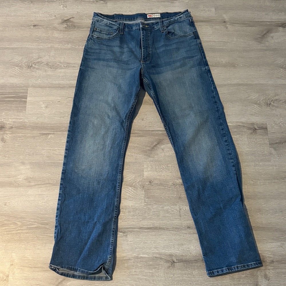 Wrangler Men's Bootcut Jeans in Deep Blue
